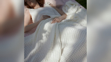 Best Blanket for Hot Sleepers: Top Cooling Comforters for Restful Nights